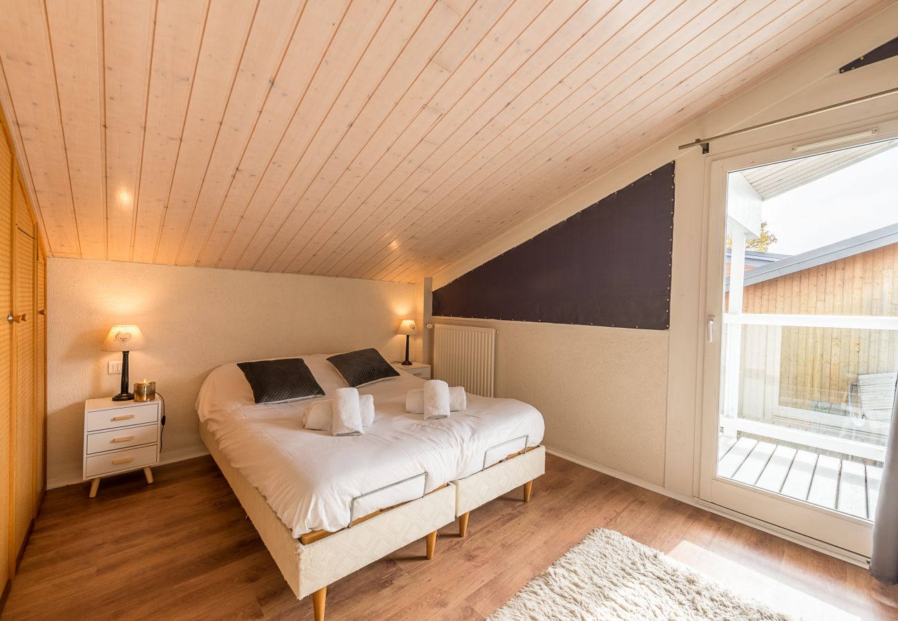 bedroom, villa, standing, holiday rental, location, annecy, lake, mountains, luxury, house, hotel, sun, snow, vacation