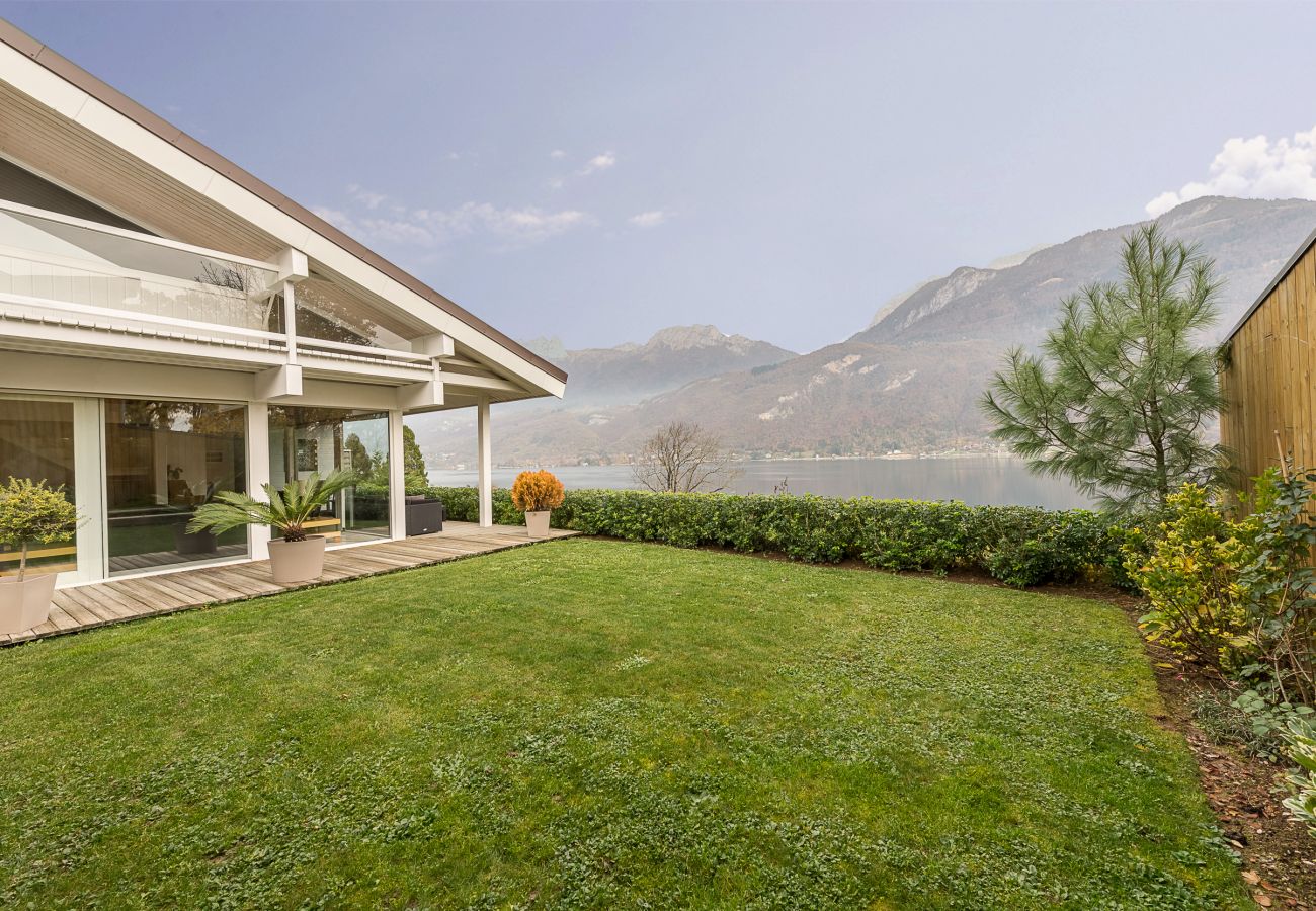 garden, villa, standing, holiday rental, location, annecy, lake, mountains, luxury, house, hotel, sun, snow, vacation 