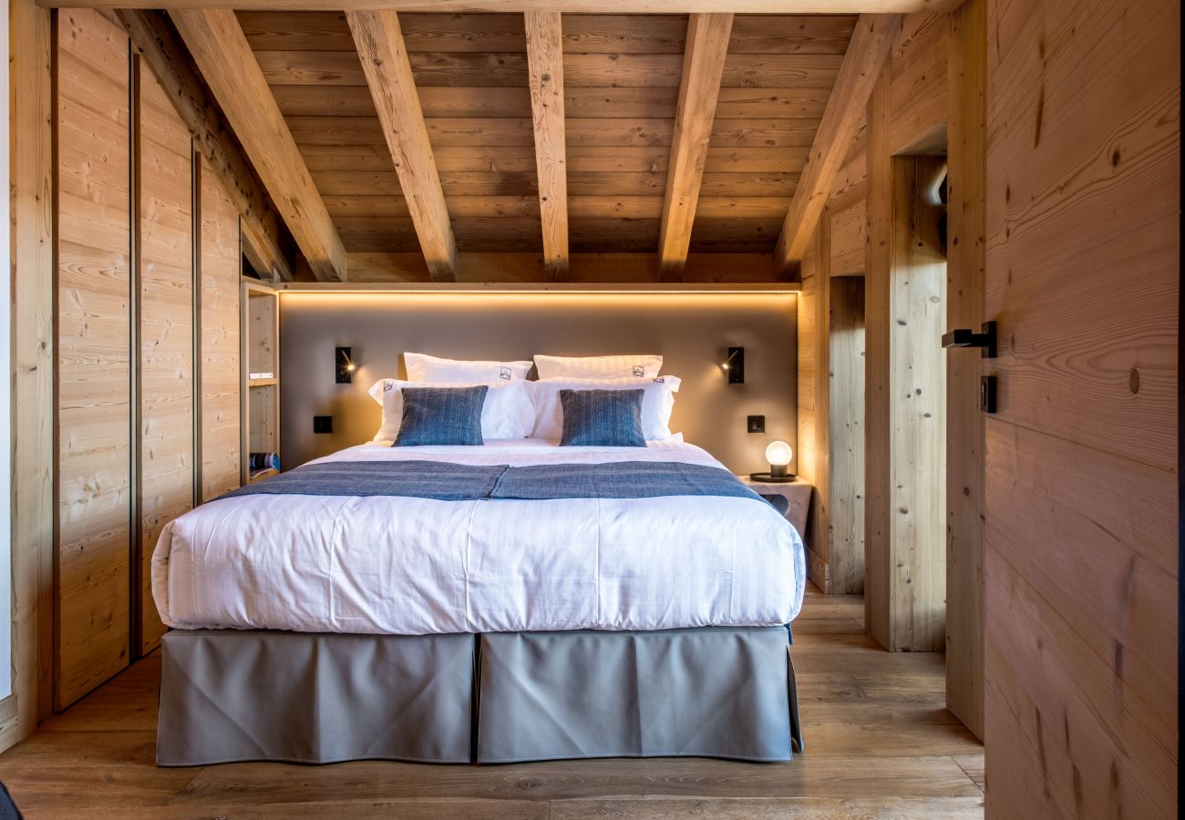 Chalet in Les Allues - Winter Méribel // Chalet Exception SKI IN OUT