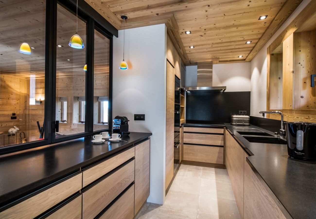 Chalet in Les Allues - Winter Méribel // Chalet Exception SKI IN OUT