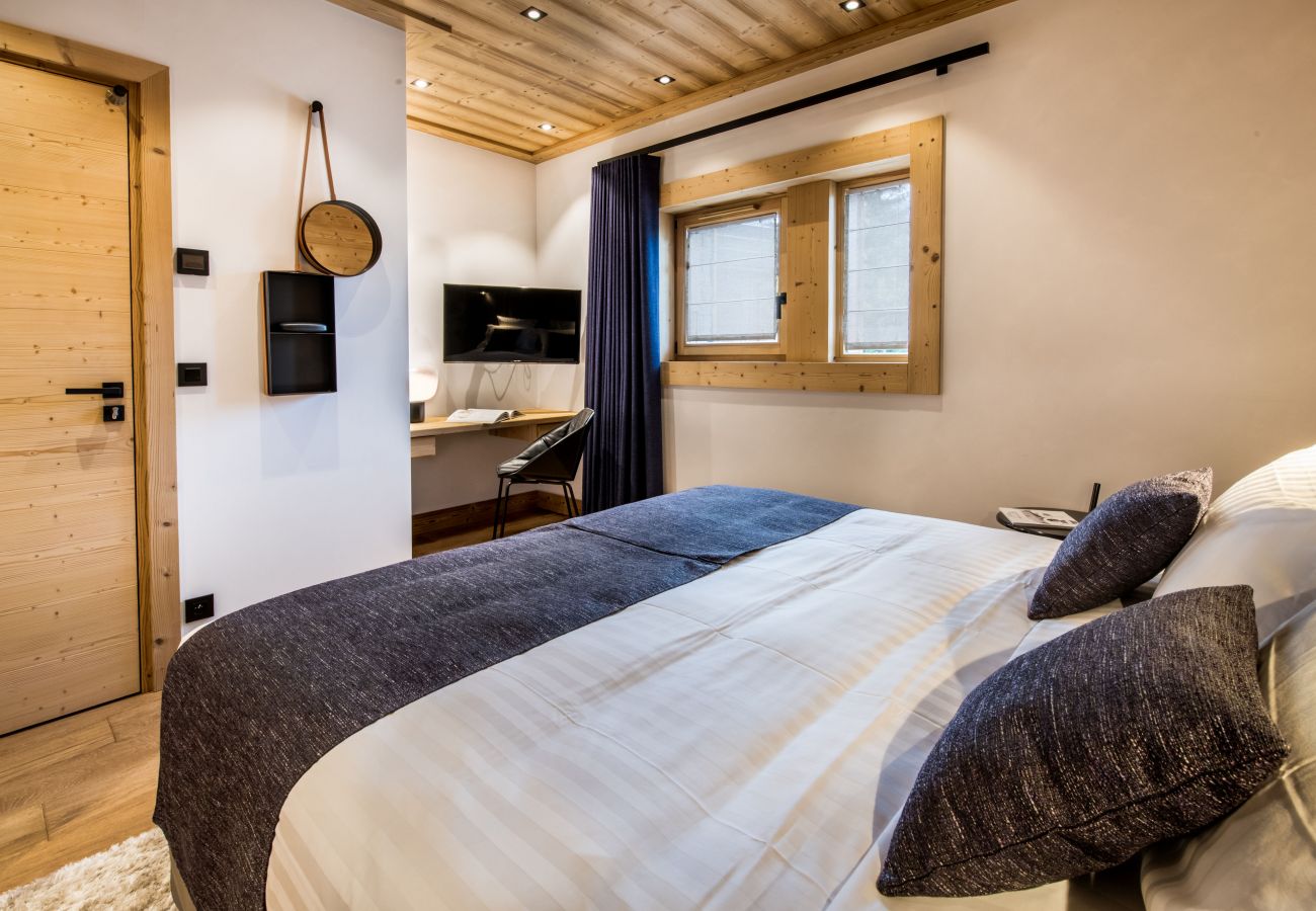 Chalet in Les Allues - Winter Méribel // Chalet Exception SKI IN OUT
