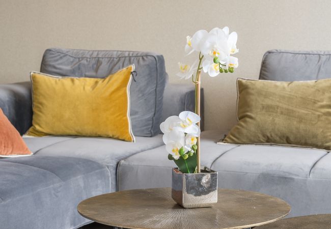 Apartment in Annecy - Lac annecy - 10th floor 360° lake and castle view. Apartment in Annecy - Lac annecy - 10th floor 360° lake and castle view.