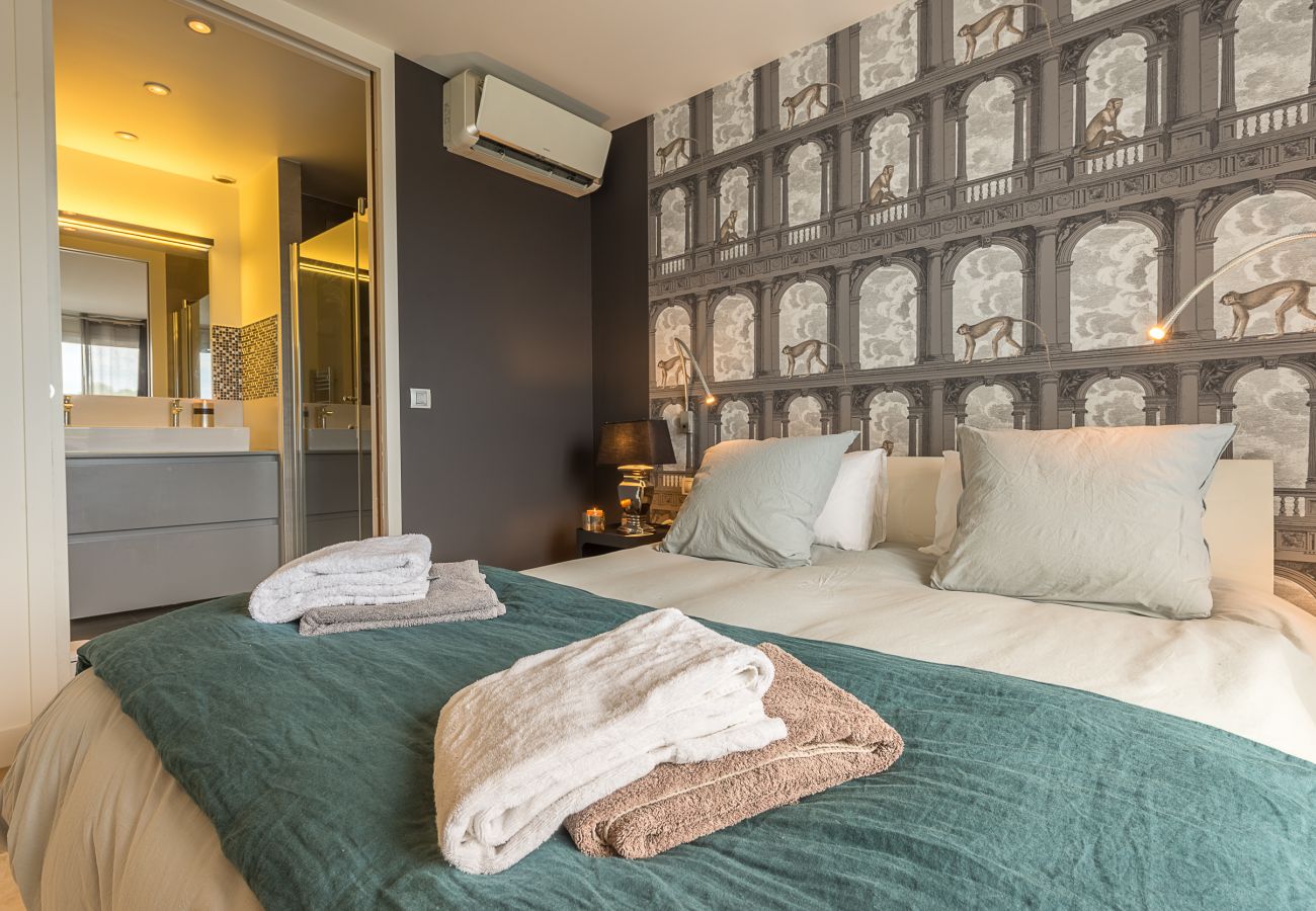 bedroom, holiday rental, location, annecy, lake view, mountains view, luxury, flat, villa, hotel, sun, snow, vacation