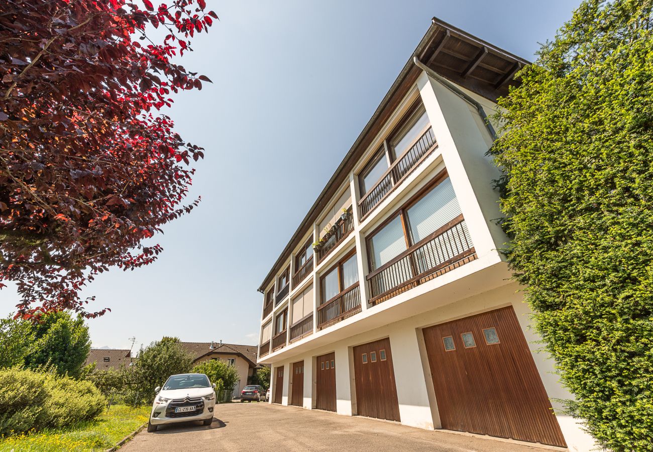 facade, studio, apartment, luxury, seasonal rental, annecy, vacations, lake, mountain, hotel, snow, sun, cocooning