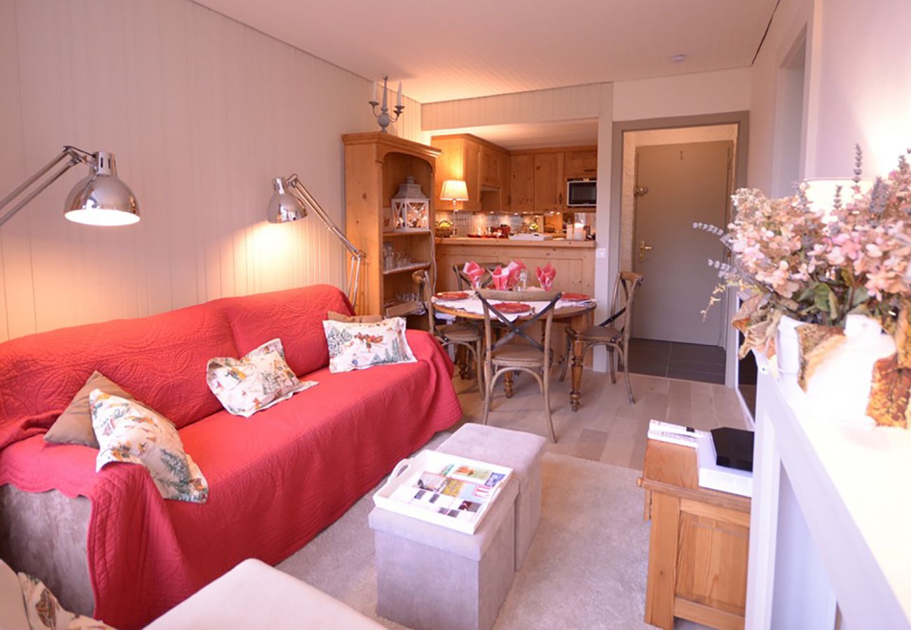 LLA Selections - Home and chalets Premium rentals French alps apartment rental holiday la Clusaz ski in and out 4 persons Balcony