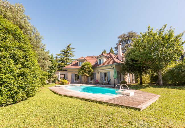 pool, house, villa, family, luxury, seasonal rental, annecy, vacations, lake, mountain, hotel, snow, sun