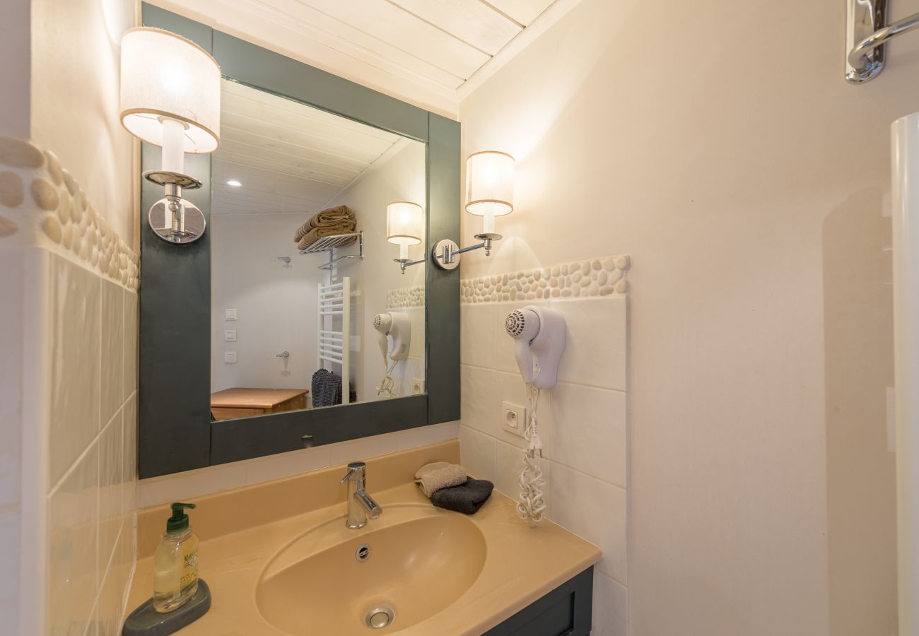 bathroom, mirror, holiday rental, luxury, location