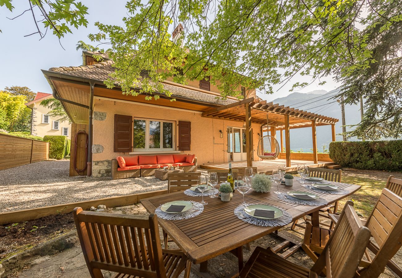 dining room, holiday rental, location, annecy, lake view, mountains view, luxury, house, villa, hotel, sun, snow, vacation