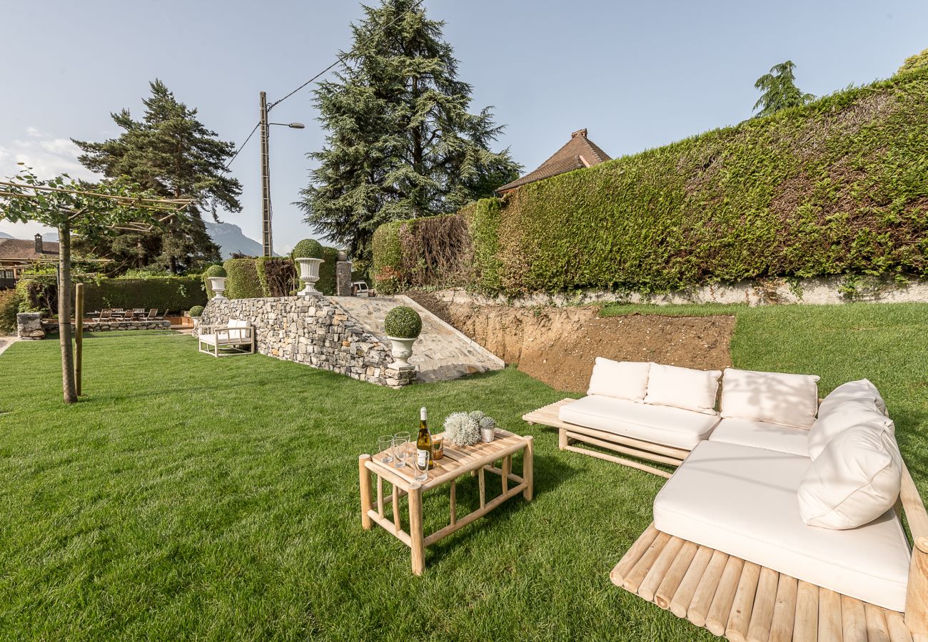 Garden, holiday rental, location, annecy, lake view, mountains view, luxury, house, villa, hotel, sun, snow, vacation