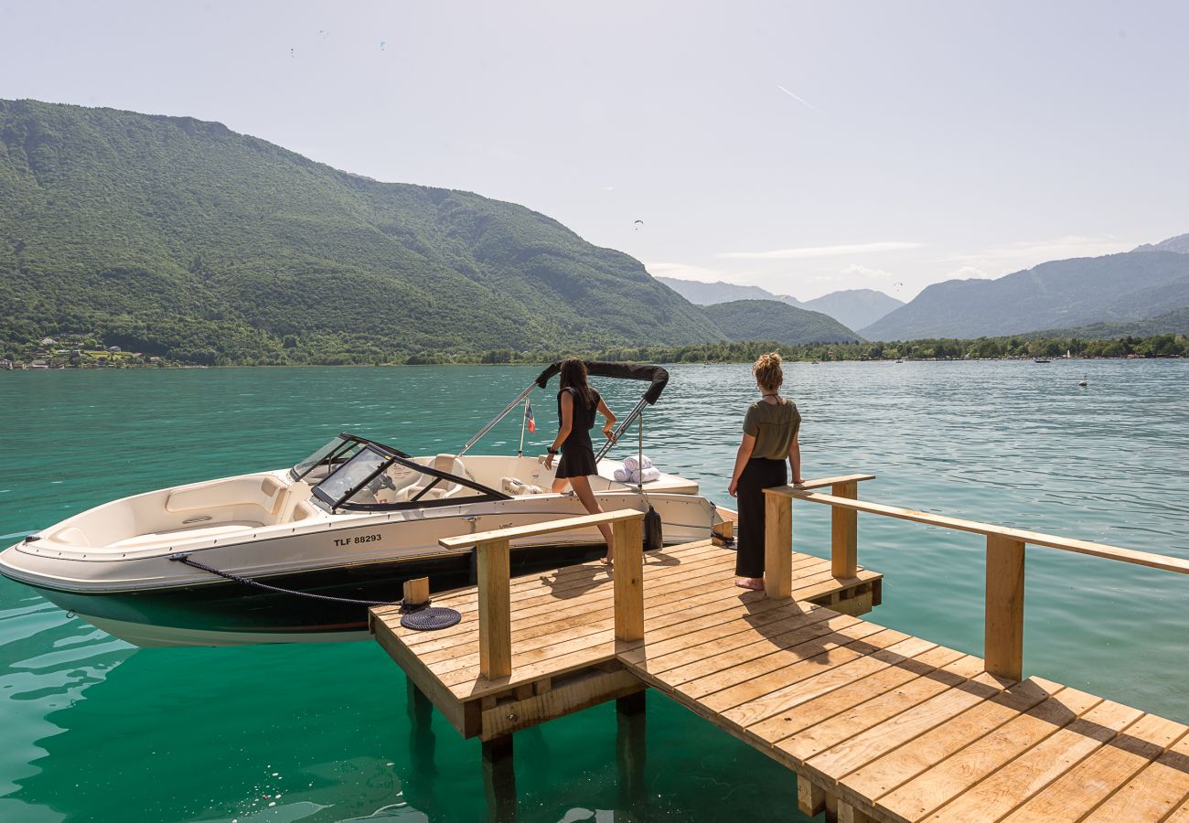 boat access, holiday rental, location, annecy, lake view, mountains view, luxury, house, villa, hotel, sun, snow, vacation