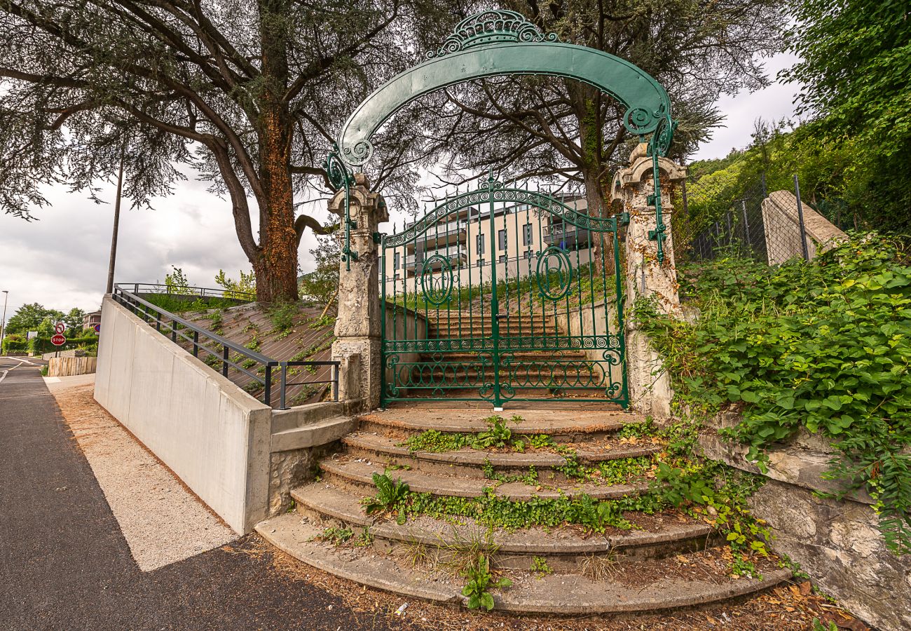 residence, luxury, flat, holiday rental, annecy, vacation, lake view, mountain, seminar, standing, hotel, snow, sun 