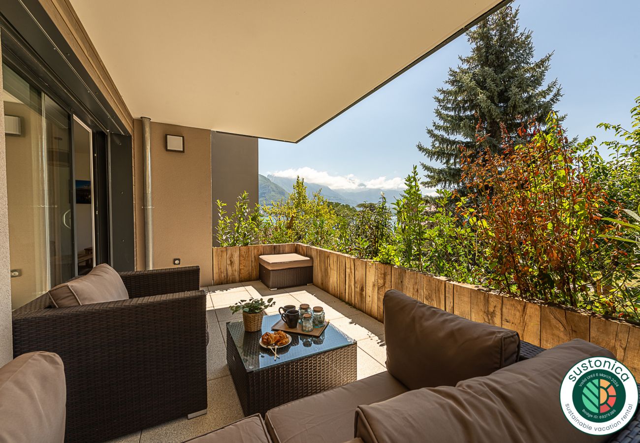 Les Terrasses du Lac, seasonal rental, high-end concierge, holidays, hotel, annecy, summer, lake view, French alps, family