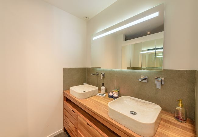 Apartment in Veyrier-du-Lac - VEYRIER centre - Pool and View, Apt contemporain Apartment in Veyrier-du-Lac - VEYRIER centre - Pool and View, Apt contemporain
