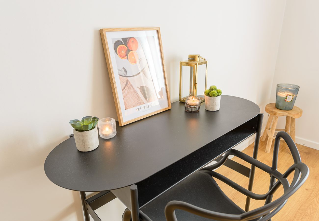 office, work, relax corner, bedroom, candle, rental, decoration, luxe, design, Annecy, Veyrier, apartment
