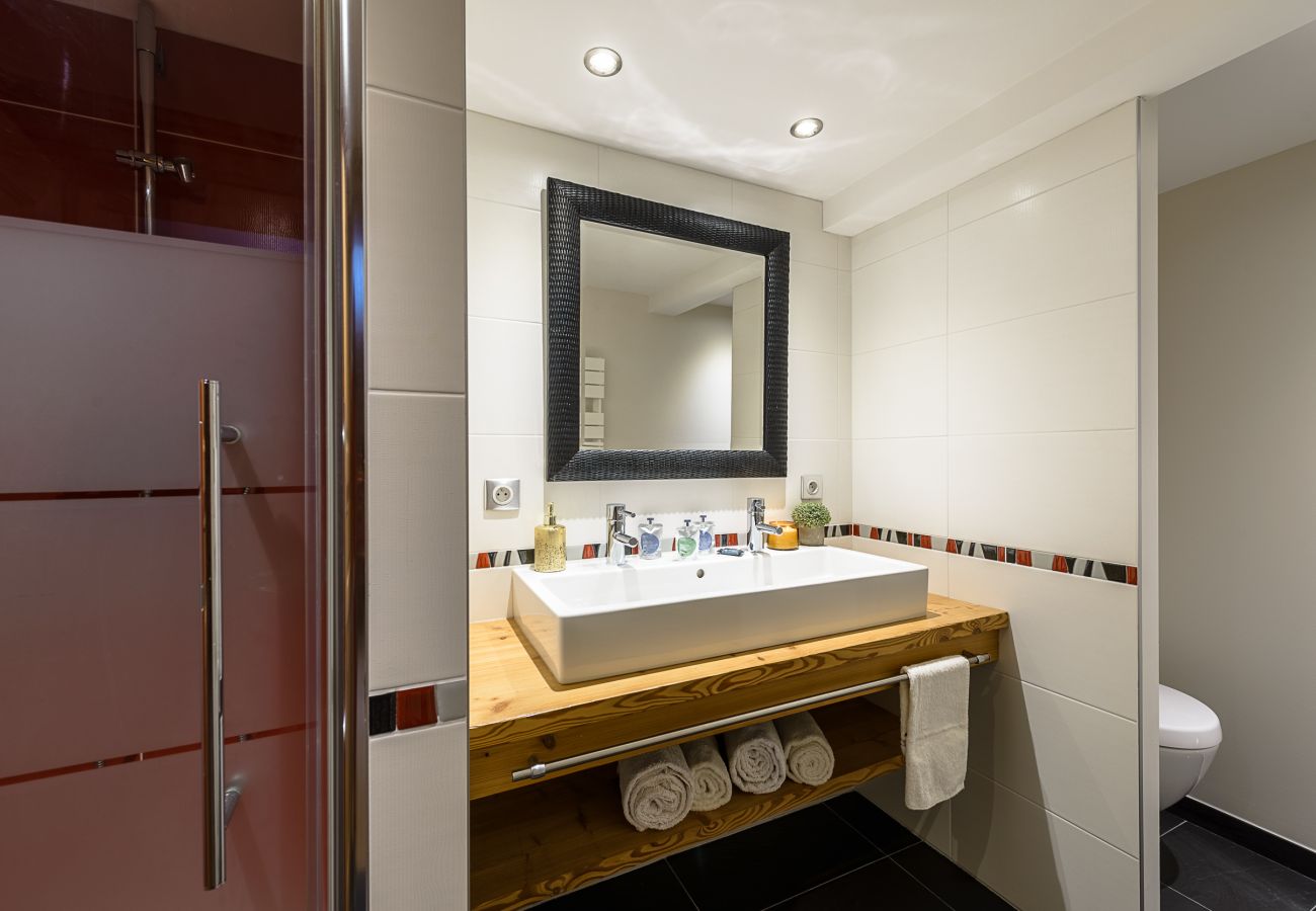 chalet, luxury, seasonal rental, high-end concierge, vacations, snow, hotel, sun, winter, mountains, La Clusaz property 