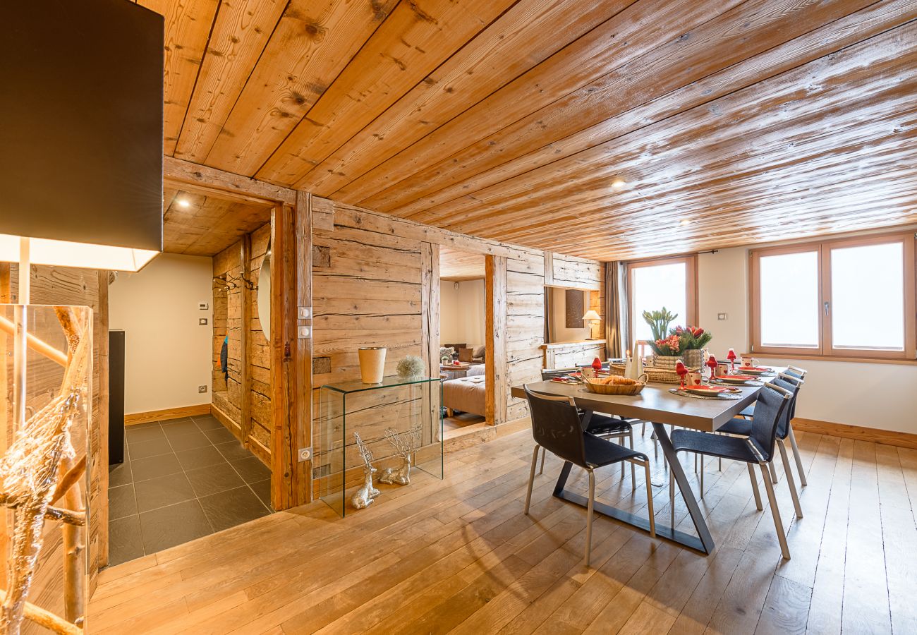 living room, dining room, open kitchen, balcony access, ski room, mountain view, high end, rental agency, La Clusaz