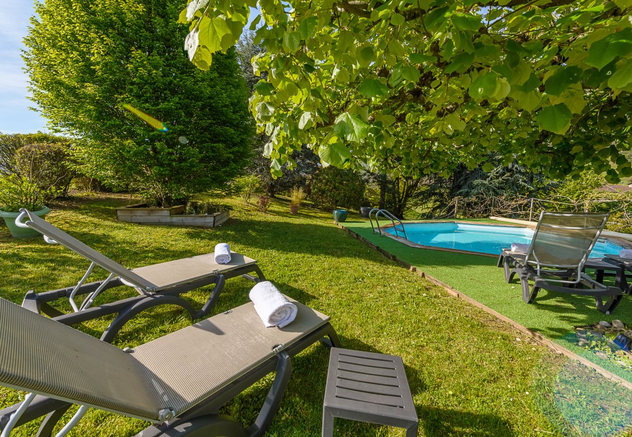 villa, garden, swimming pool, lake and mountain view, seasonal rental, luxury concierge, holidays, hotel, annecy, luxury