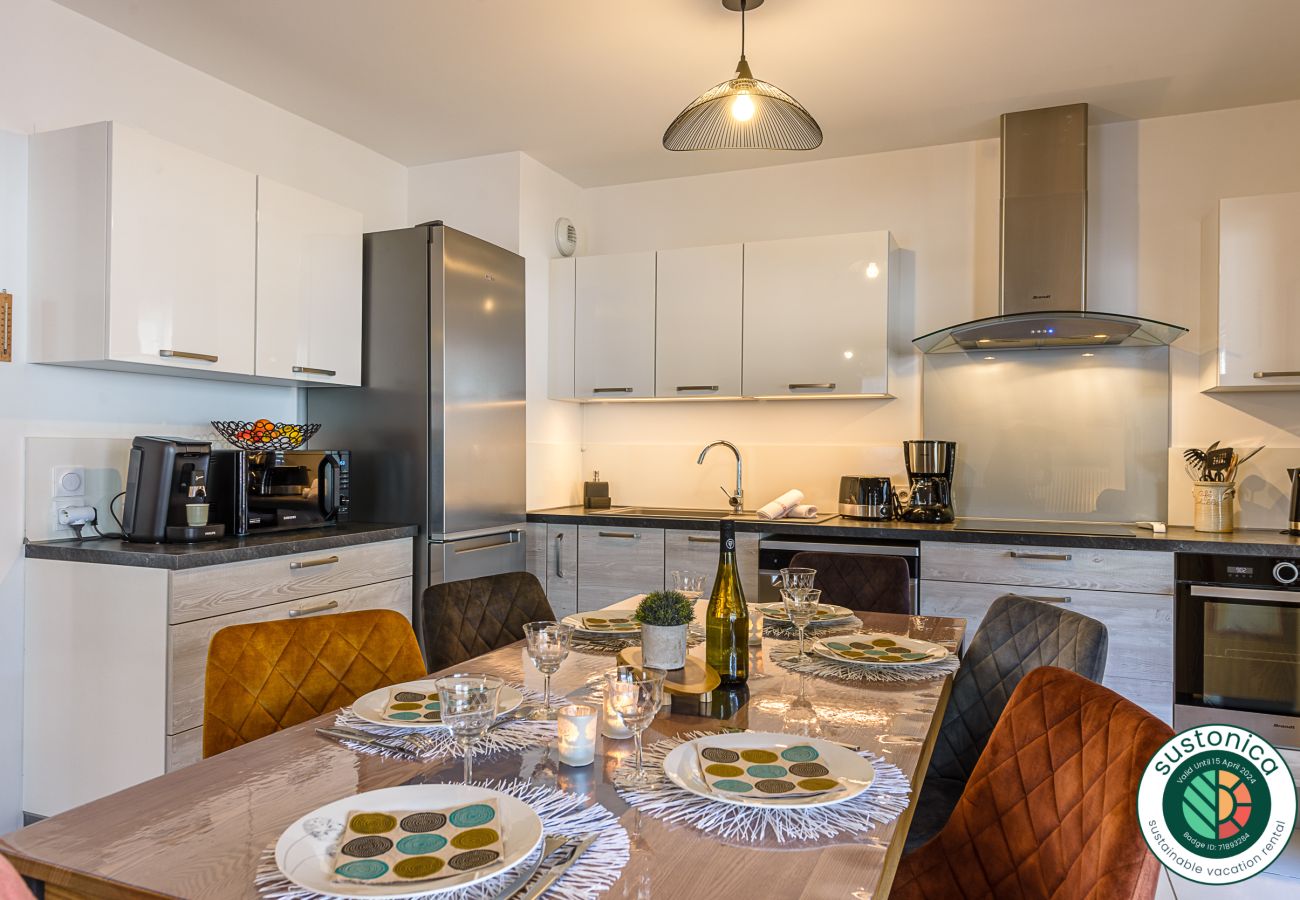 apartment for rent, 3 bedrooms, concierge, high-end, luxury rental, Lake Annecy, Saint Jorioz