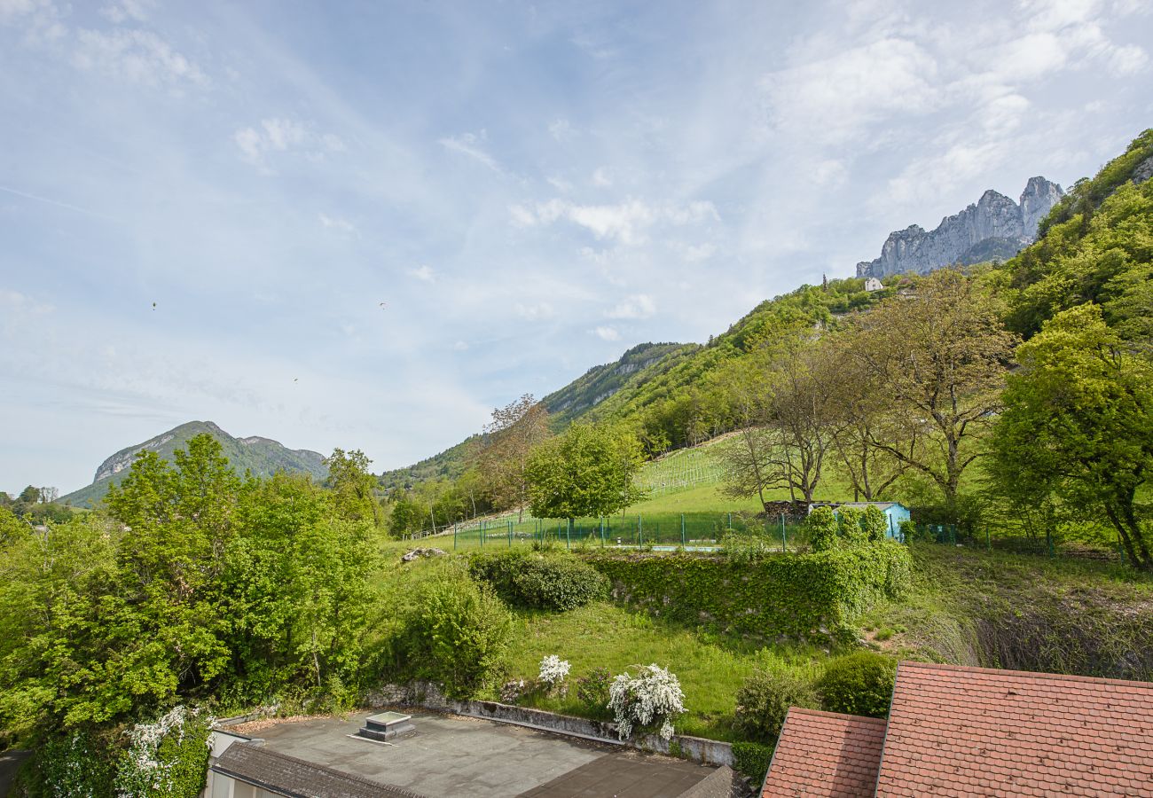 Apartment in Talloires-montmin - TALLOIRES- Crystal Waters, pool and lake view