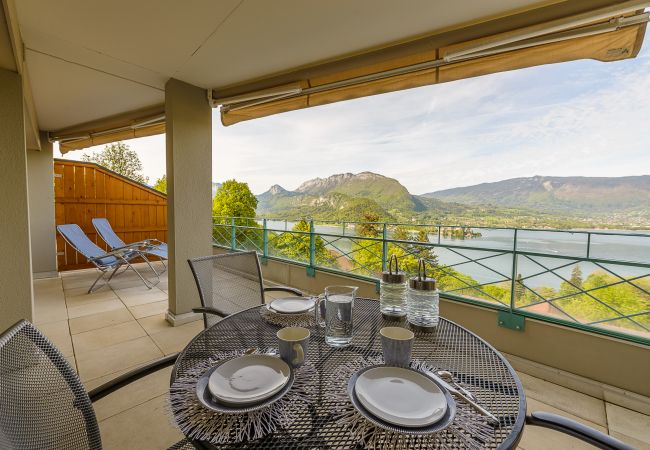 luxury apartment, lake and moutains view, seasonal rental, high-end concierge, holidays, hotel, annecy, summer, France 