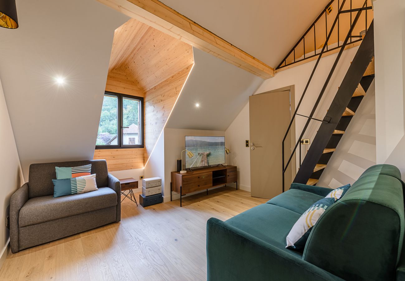 luxury flat for rent, lake annecy, seasonal rental, Talloires, superhost, airbnb, high-end concierge service, French alps 