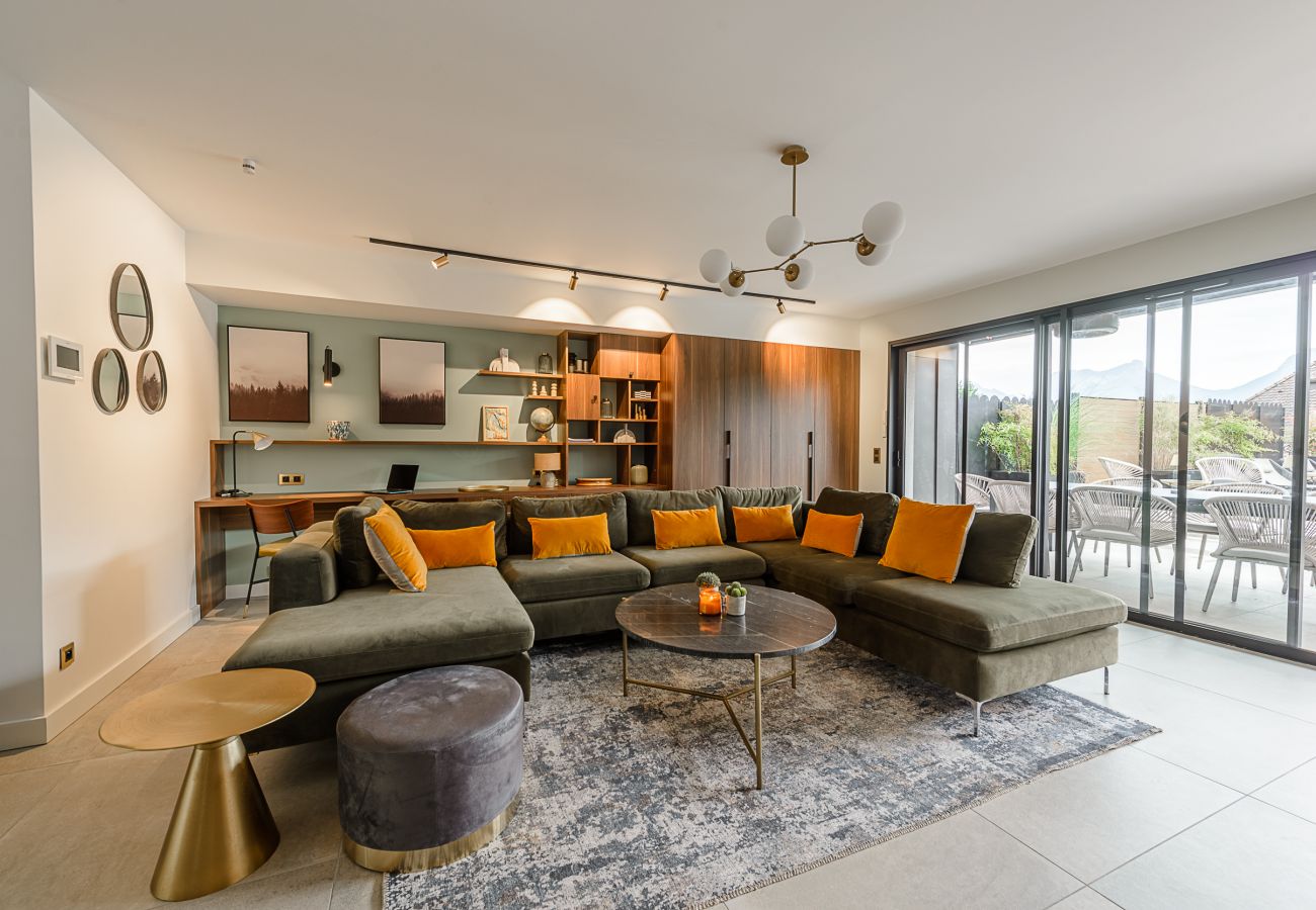 luxury flat for rent, lake annecy, seasonal rental, Talloires, superhost, airbnb, high-end concierge service, French alps