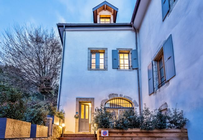 Conciergerie, top of the range, luxury, rental, LLA Sélections, house, lake Annecy, luxury airbnb