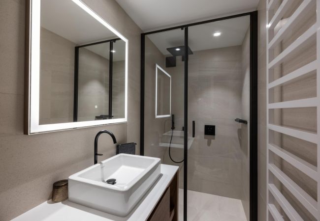 Apartment in Courchevel - Winter Courchevel -- Le Michaelo, SKI IN OUT, 8pax Apartment in Courchevel - Winter Courchevel -- Le Michaelo, SKI IN OUT, 8pax
