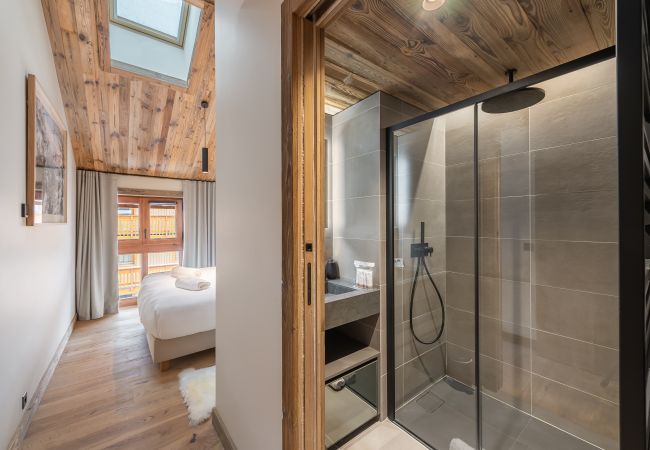 Luxury Room with Shower - Elegance and Comfort after a day of skiing
