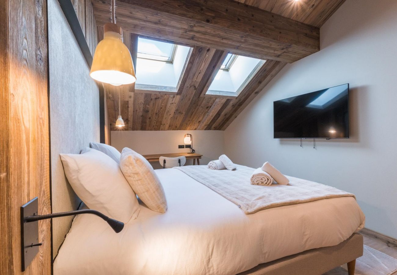 Méribel flat rental close to the slopes and the centre, prestige mountain concierge, airbnb luxury agency, 8 people, alps 