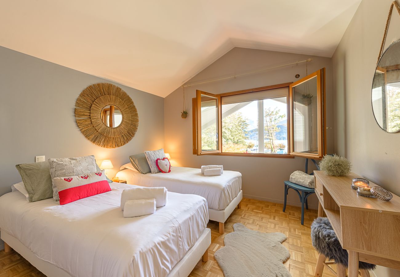 Seasonal rentals, Lake Annecy, Saint-Jorioz, mountains, house, garden, upscale concierge service,