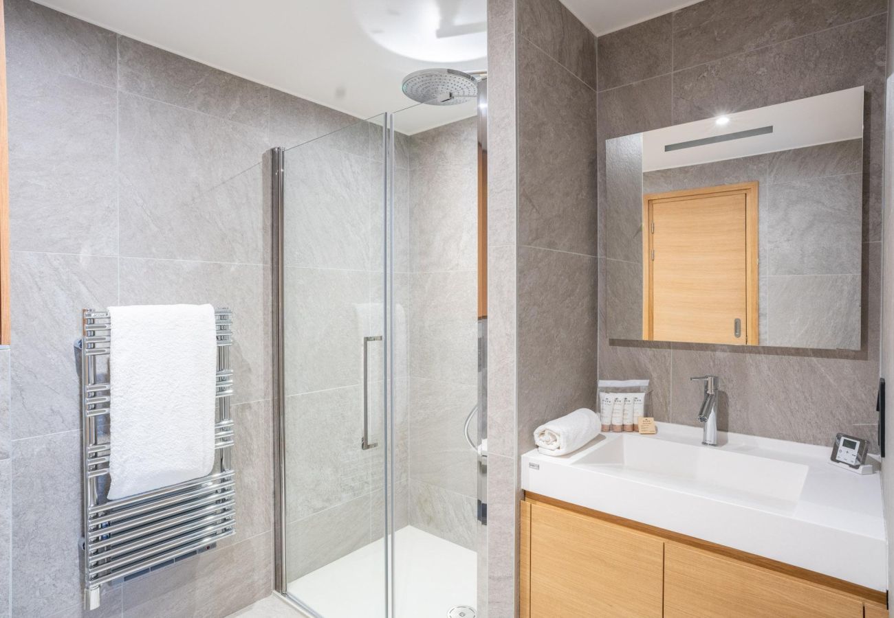 Modern bathroom - relaxation - mountain