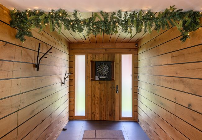 Chalet in La Clusaz - LCZ- Chalet Osmose - Piscine-Sauna-Jacuzzi Chalet in La Clusaz - LCZ- Chalet Osmose - Piscine-Sauna-Jacuzzi