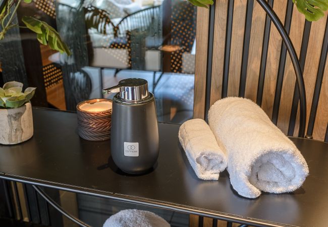 Chalet in La Clusaz - LCZ- Chalet Osmose - Piscine-Sauna-Jacuzzi Chalet in La Clusaz - LCZ- Chalet Osmose - Piscine-Sauna-Jacuzzi