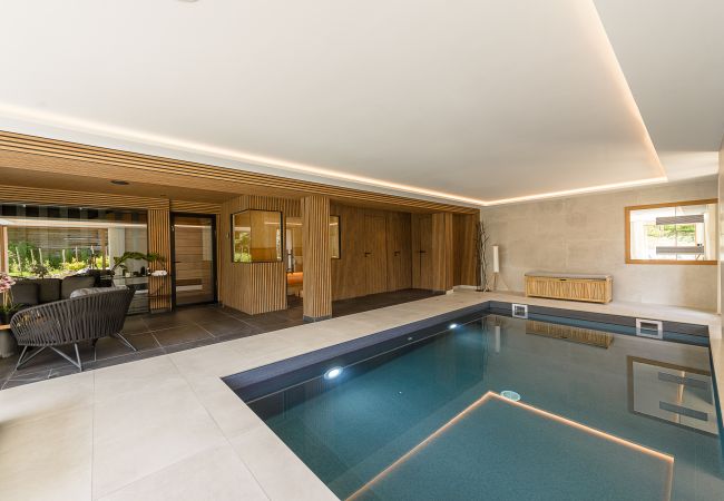 Chalet in La Clusaz - LCZ- Chalet Osmose - Piscine-Sauna-Jacuzzi Chalet in La Clusaz - LCZ- Chalet Osmose - Piscine-Sauna-Jacuzzi