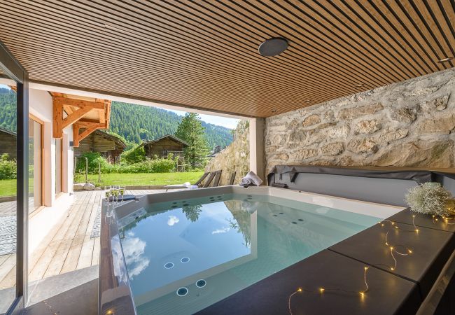 Chalet in La Clusaz - LCZ- Chalet Osmose - Piscine-Sauna-Jacuzzi Chalet in La Clusaz - LCZ- Chalet Osmose - Piscine-Sauna-Jacuzzi