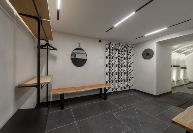 Chalet in La Clusaz - LCZ- Chalet Osmose - Piscine-Sauna-Jacuzzi Chalet in La Clusaz - LCZ- Chalet Osmose - Piscine-Sauna-Jacuzzi