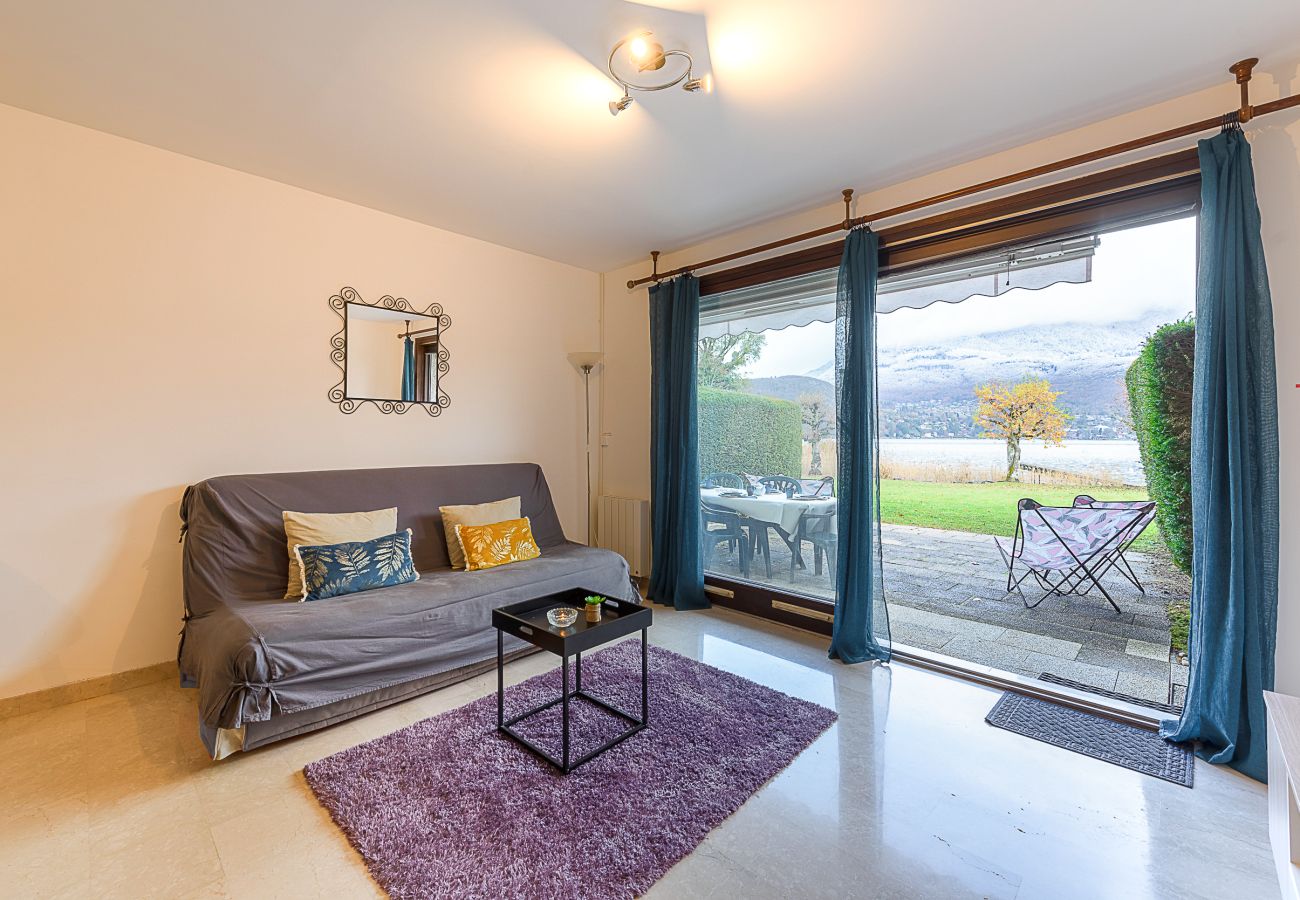 Apartment in Duingt - DUINGT - Cote Lac et Jardins, Pieds dans l'eau