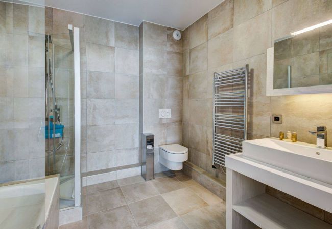 Apartment in Courchevel - Winter Courchevel -- Carre Blanc 361 de standing Apartment in Courchevel - Winter Courchevel -- Carre Blanc 361 de standing