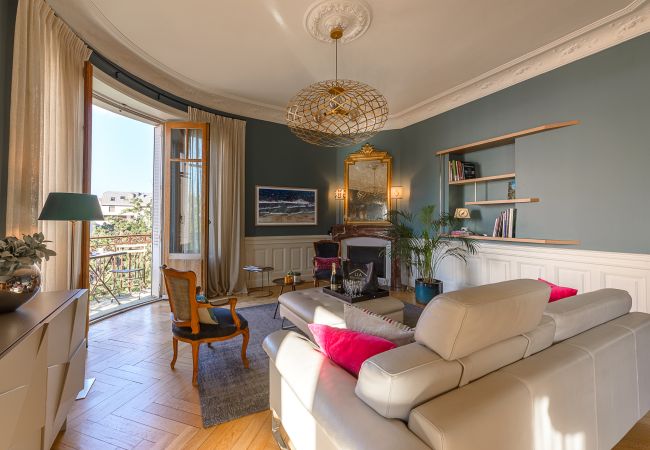 Apartment in Annecy - ANNECY - Le Bel Epoque, coeur du centre-ville Apartment in Annecy - ANNECY - Le Bel Epoque, coeur du centre-ville