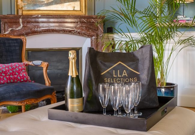 Apartment in Annecy - ANNECY - Le Bel Epoque, coeur du centre-ville Apartment in Annecy - ANNECY - Le Bel Epoque, coeur du centre-ville