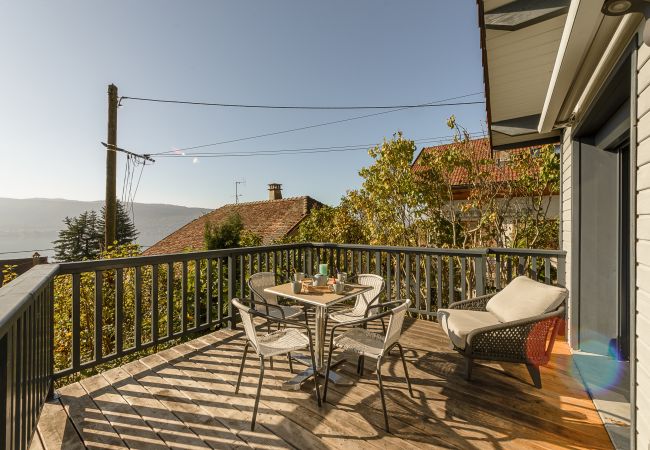 Chalet in Veyrier-du-Lac - VEYRIER - Cottage Suspendu sur Le Lac d'Annecy Chalet in Veyrier-du-Lac - VEYRIER - Cottage Suspendu sur Le Lac d'Annecy