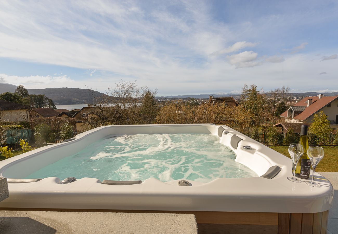 Villa in Annecy-le-Vieux - ANNECY-Villa Paradise*****  Vue, Piscine, Jacuzzi