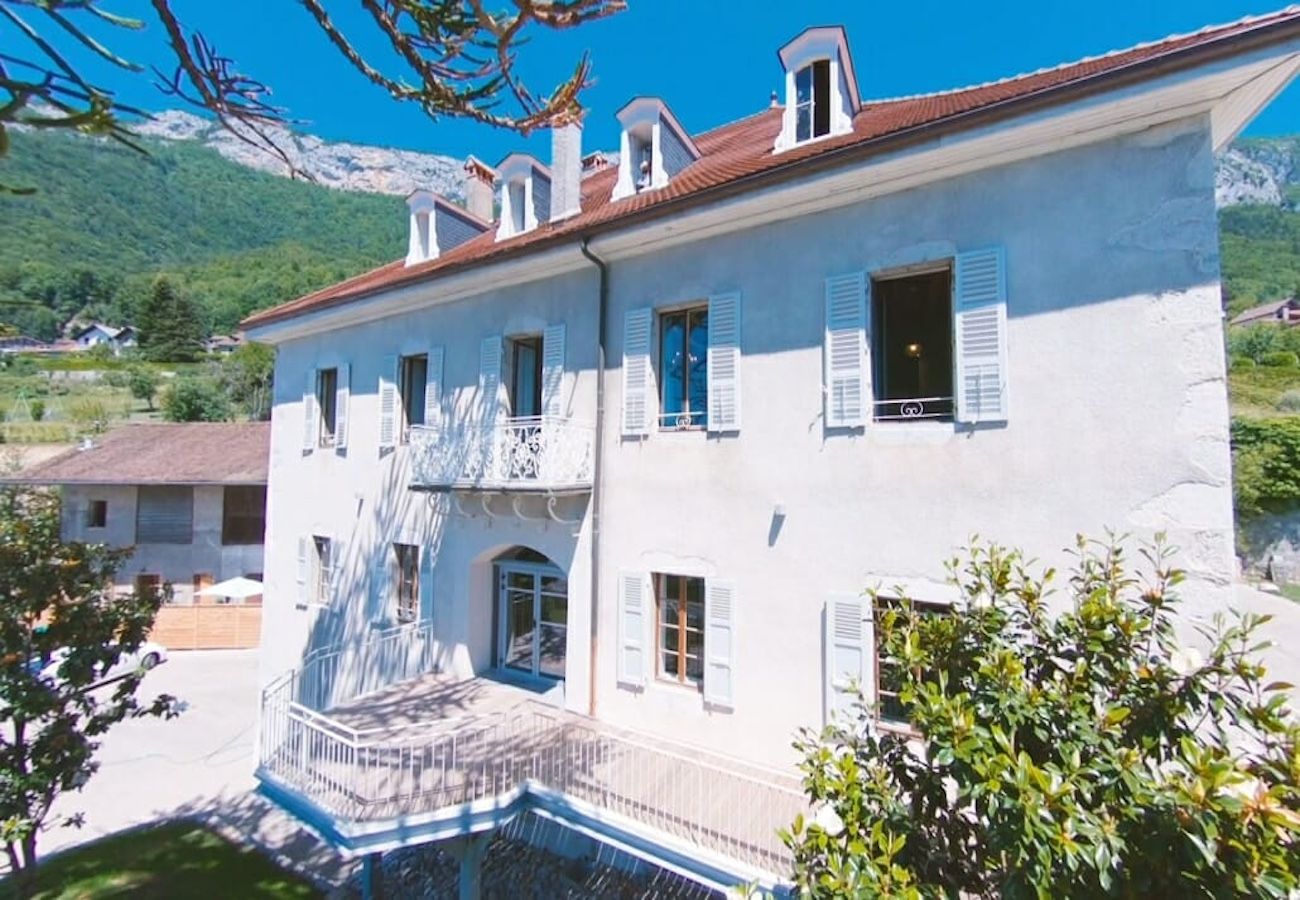 holiday rentals at Domaine de Veyrier-Du-Lac