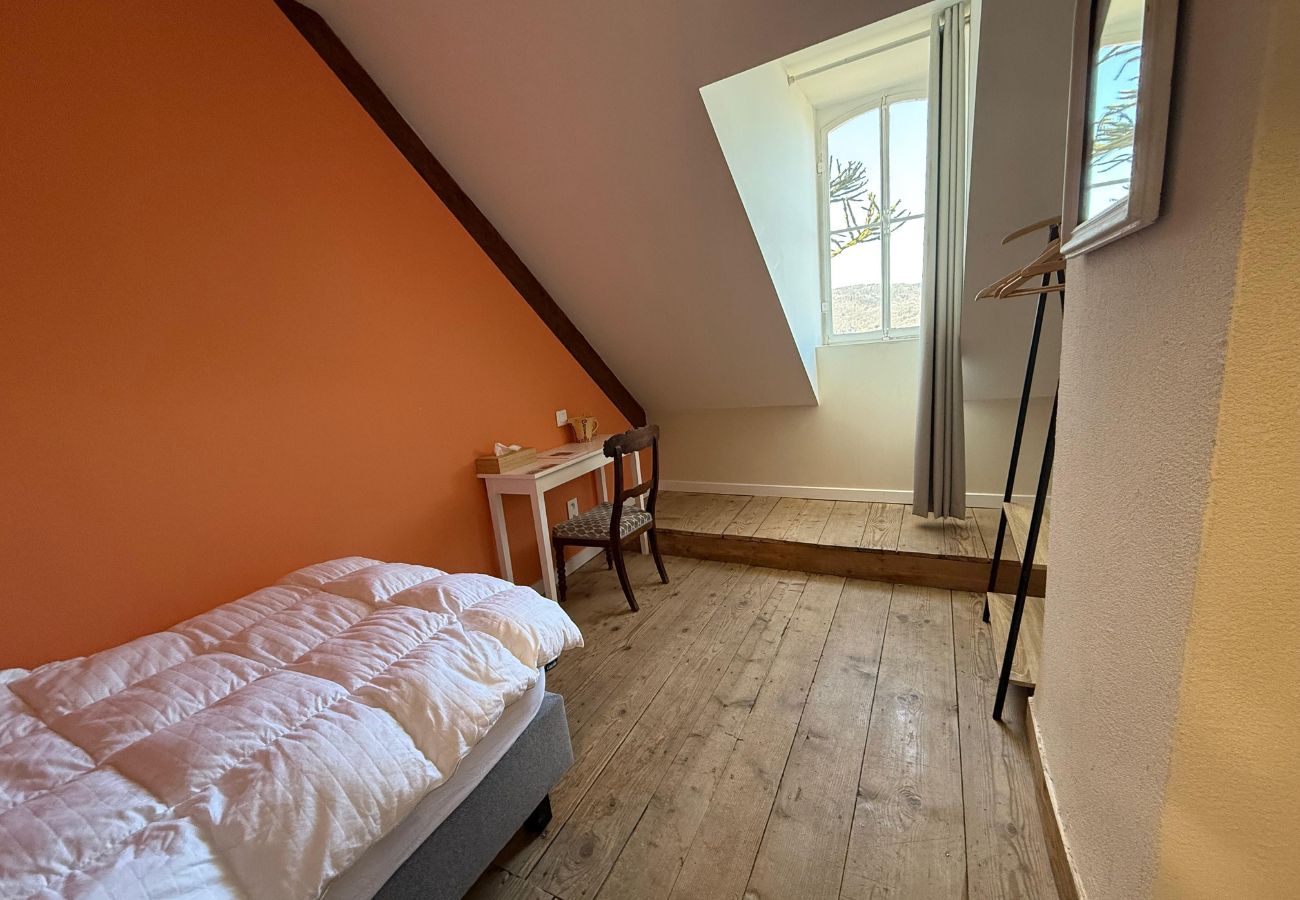 Country house in Veyrier-du-Lac - Le Vignoble du Lac, Domaine avec vue. 17p.