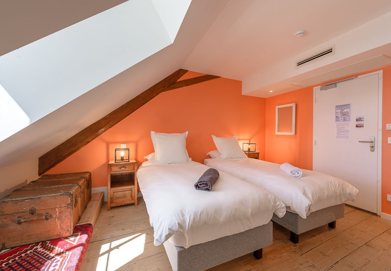 Country house in Veyrier-du-Lac - Le Vignoble du Lac, Domaine avec vue. 17p.