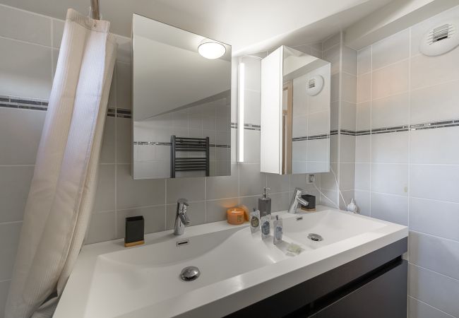 Apartment in Sévrier - SEVRIER - Ma Cachette Lacustre Vue lac Apartment in Sévrier - SEVRIER - Ma Cachette Lacustre Vue lac