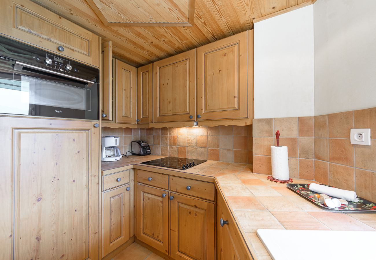 Fully equipped self-contained kitchen with lake view