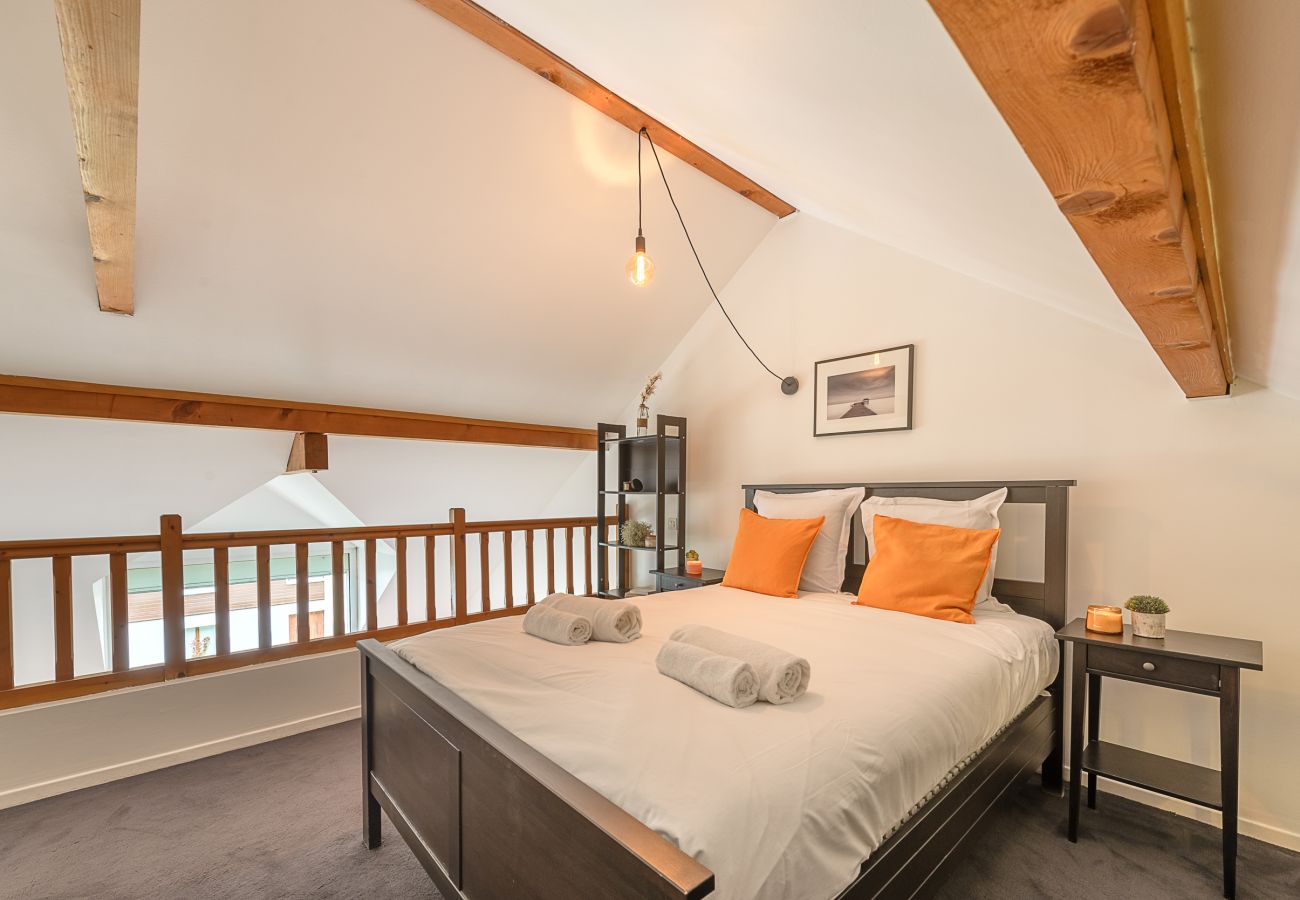 Cocoon double room at Veyrier lac d'Annecy rental