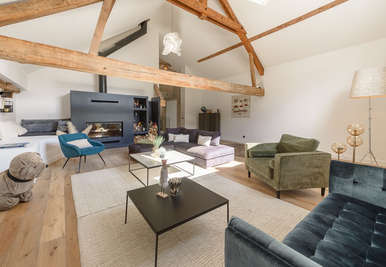 Luxury villa rental on Lake Annecy, peaceful setting with stunning lake views
